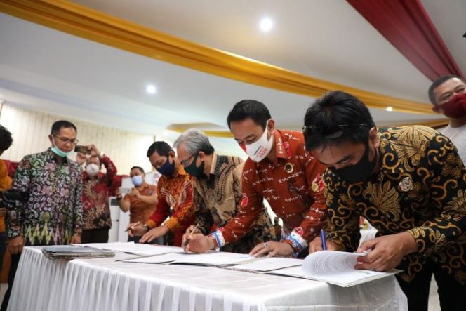 					MK Bantaeng Tandatangani MoU dengan Dunia Usaha dan Industri