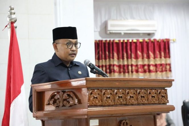 					Bupati Bantaeng Serahkan Ranperda APBD Perubahan 2020