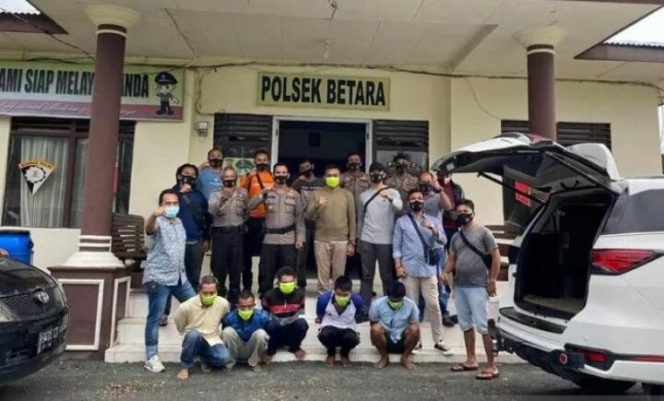 					Kawanan perampok di Kuala Betara, Jambi, yang ditangkap polisi.(ANTARA/HO)