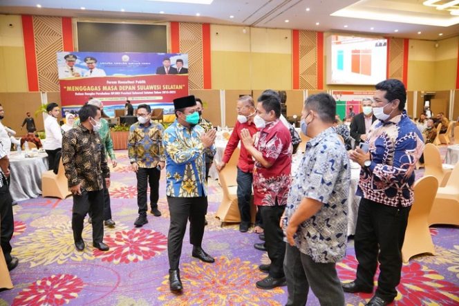 					Wagub Sulsel Andi Sudirman Sulaiman saat menghadiri Forum Konsultasi Publik RPJMD Perubahan.