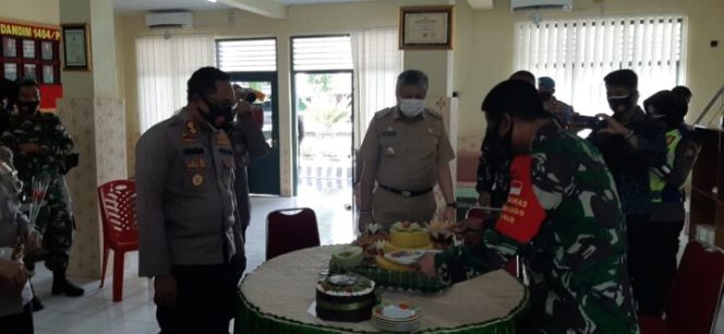 					HUT TNI Ke-75 Tahun, Kapolres Pinrang Ke Kodim 1404 Pinrang