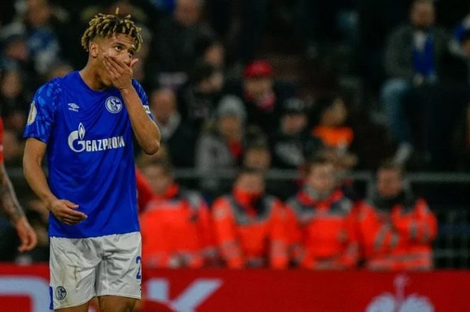 					Bek Barcelona Jean-Clair Todibo saat dipinjamkan kepada Schalke 04 dalam foto 3 Maret 2020. Todibo akan bergabung dengan Benfica dalam kontrak pinjam dua tahun. (AFP/SASCHA SCHUERMANN)
