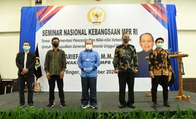 					Wakil Ketua MPR RI Syarief Hasan (tengah) menghadiri acara Seminar Nasional Kebangsaan MPR RI, di kota Bogor, Jawa Barat, Kamis (29/10). (Istimewa)