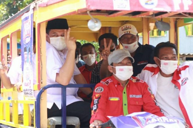 					Kampanye Dialogis Dibatasi, Appi Naik Bentor Keliling Temui Warga Barrang Lompo