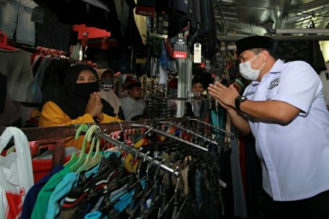 					Kapok Dijanji Walikota Sebelumnya, Tiga Asosiasi Pedagang Pasar Sentral Solid ke Appi-Rahman