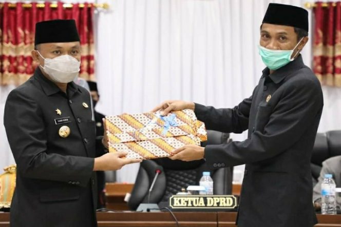 					Bupati Bantaeng Serahkan 4 Ranperda ke Legislatif untuk Digodok