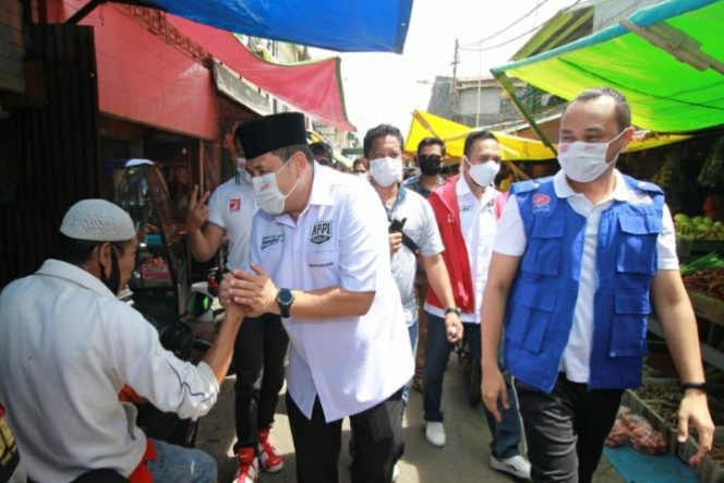 					Bersama Giring Eks Nidji, Appi Blusukan di Pasar Pannampu