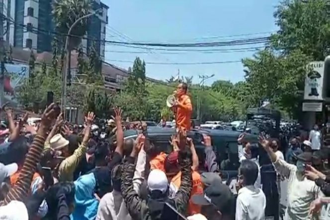 					Massa Pendukung Danny-Fatma Menyemut di Polrestabes, Legislator PPP: Sudah Bukan  Jamannya Cara Premanisme