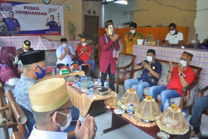 					Dikenal Jujur dan Amanah, Warga Bira Sambut Appi dengan Pesta Adat dan Potong Sapi