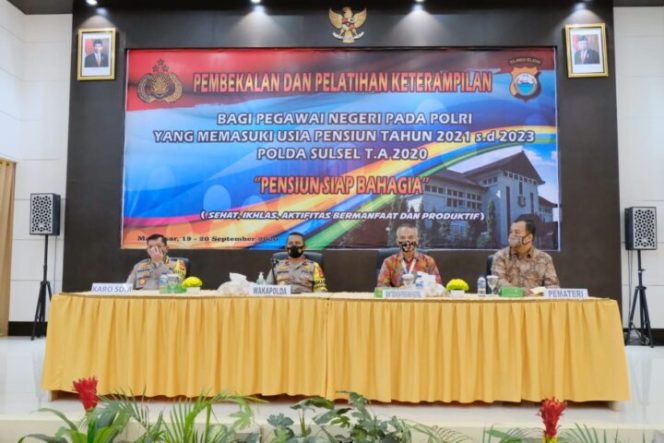 					Waka Polda Sulsel, Brigjen. Pol. Drs. Halim Pagarra saat memimpin acara pembekalan dan pelatihan keterampilan tersebut.