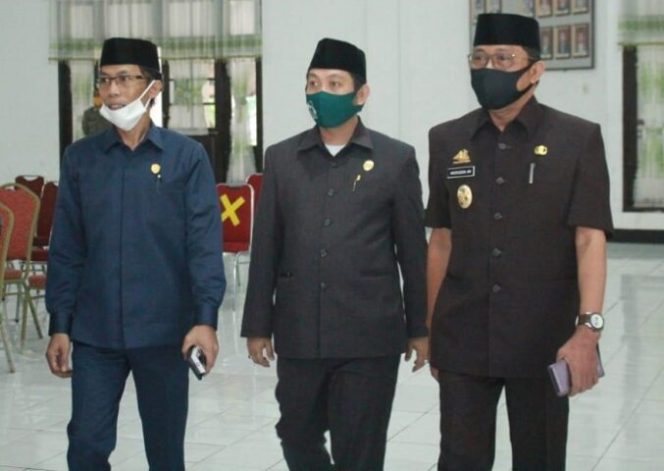 					Terima Ranperda Inisiatif Tentang BPD, Plt Bupati Barru Puji Kinerja DPRD