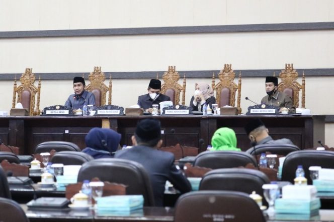 					DPRD Makassar Eksistensi Yuridis PD Parkir