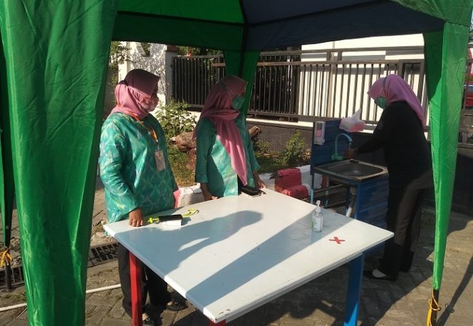 					Kegiatan Pekan Perpustakaan menerapkan protokol kesehatan.