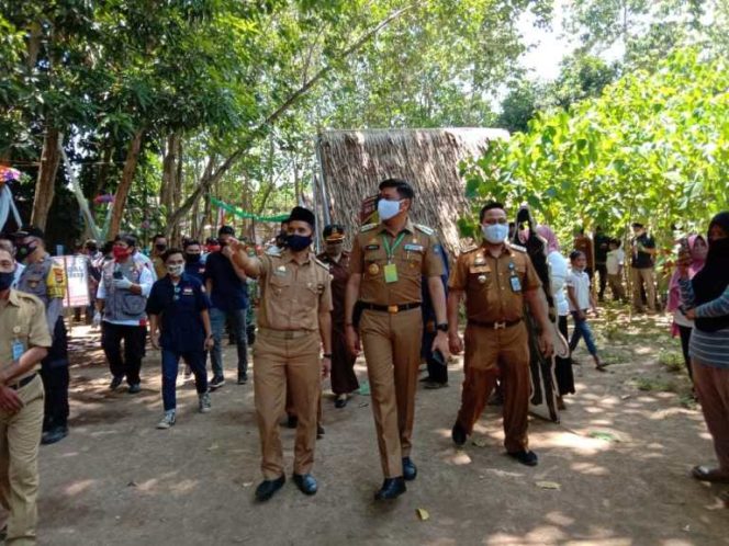 					Adnan Berikan Hadiah Rp 50 Juta Bagi Kampung Rewako Terbaik di Setiap Kecamatan