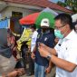 Pjs Bupati Gowa, Andi Aslam Patonangi bersama Forkopimda Gowa kembali lakukan sosialisasi sekaligus membagikan ribuan masker kepada masyarakat. (Foto: berita.news/Putri).