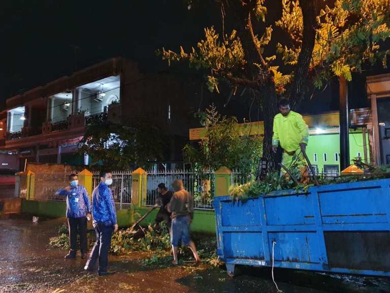 Dinas Lingkungan Hidup (DLH) Gowa bergerak cepat dengan menyiapkan posko pengaduan bencana. (Foto: berita.news/Putri)