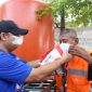 Aksi bagi-bagi masker di Pasar Sentral Sungguminasa. (Foto: berita.news/Putri)
