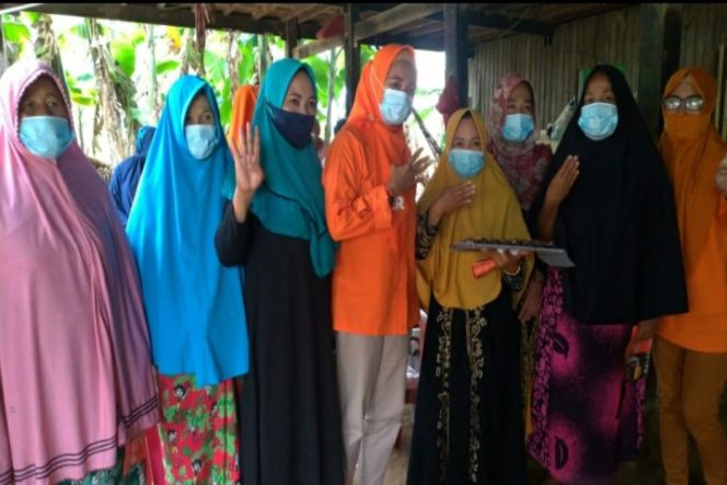 					Kenang Bantuan Pupuk, Petani Tak Ragu Dukung Anir-Lutfi