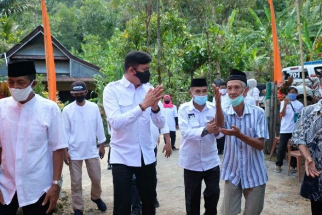 					Lewat Pos Pelayanan Publik, Adnan-Kio Permudah Layanan Warga Dataran Tinggi