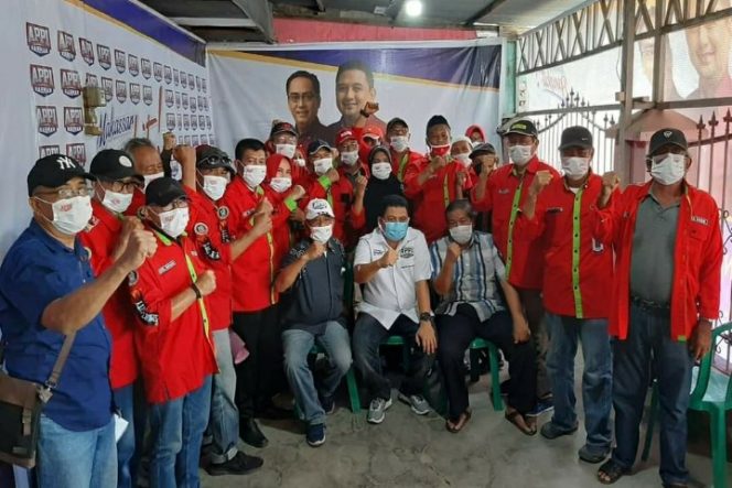 					Ketua RT dan RW Pendukung Appi-Rahman Nobar Debat Perdana Pilwali Makassar 2020 di Menara Bosowa