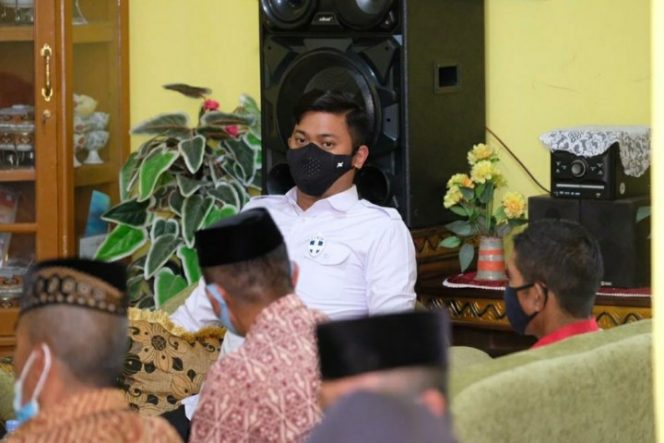 					Adnan-Kio Gagas Beasiswa Kuliah dari Tiap Desa, Ketua PGRI: Pertama di Sulsel