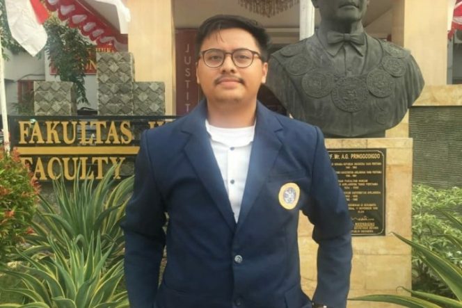 					Dua Tersangka Kabur Kasus Bagi-Bagi Beras Adama Dihentikan, Pengacara Muda: Kalau Benar Kenapa Harus Lari!