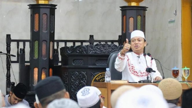 					Ustaz Das'ad Latif (int)