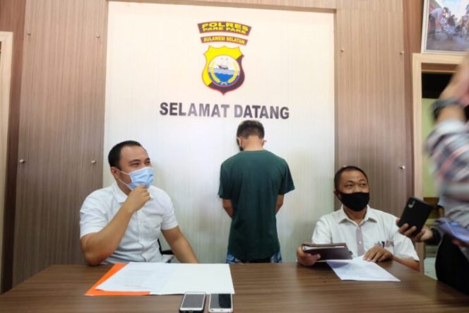 					Kasat Reskrim Polres Parepare, IPTU Asian Sihombing saat merilis pengungkapan kasus tersebut.