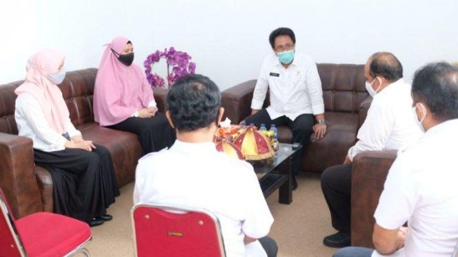 					Pastikan Pelayanan Berjalan, Aslam Patonangi Kunjungi Empat SKPD