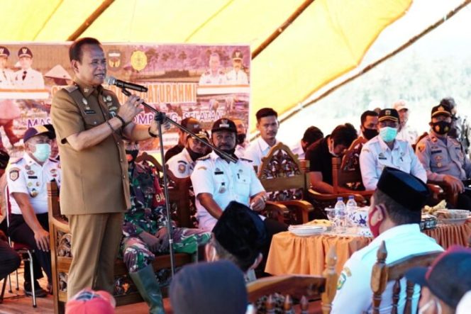 					Hadiri Pesta Panen, Bupati Luwu Bantu Mesin Pompa Air Bagi Masyarakat Larompong Selatan