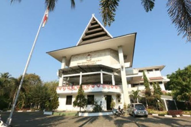 					Pansus Ranperda DPRD Makassar Perumda Parkir Ditargetkan Rampung Akhir Oktober