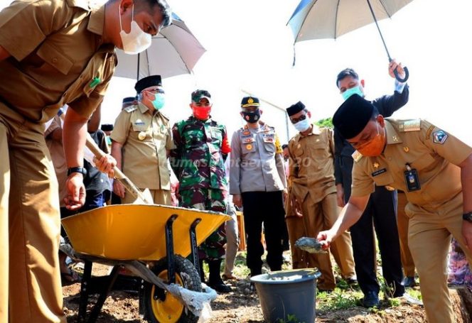 					Bantu Pembangunan Pesantren, Bukti Ilham Azikin Komitmen Tingkatkan SDM