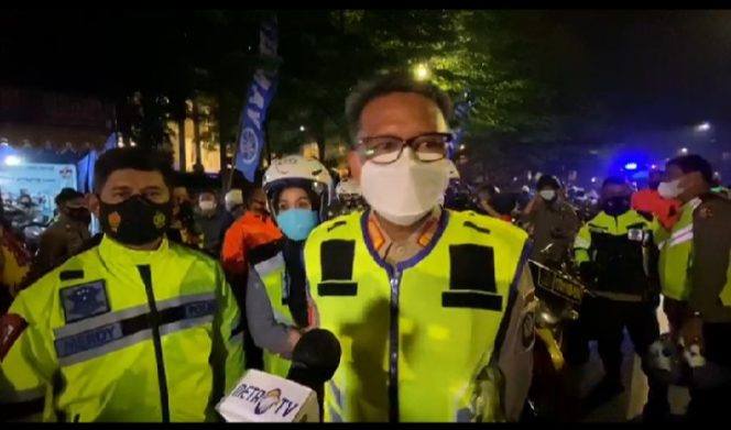 					Gubernur Sulsel Nurdin Abdullah pimpin Patroli Pengamanan Malam Tahun Baru dengan didampingi Pangdam dan Kapolda Sulsel. 