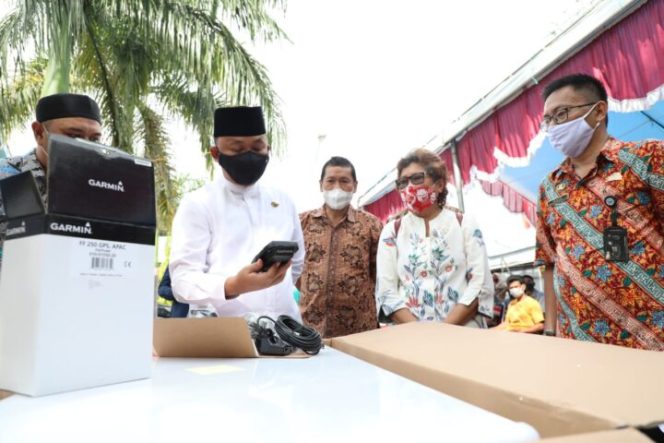 					Serahkan Sarana Dan Prasarana Perikanan, Bupati Bantaeng: Manfaatkan Semaksimal Mungkin