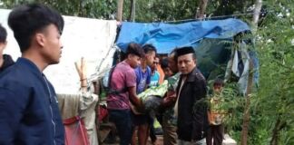 Korban gempa Sulbar di Kabupaten Majene meninggal di tenda pengungsian karena kedinginan. (Foto: Detik.com)