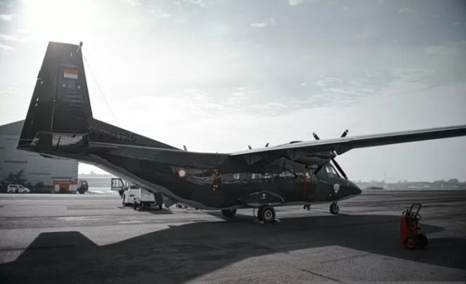 					Pesawat terbang NC212i Troop Transport buatan PT DI yang diserahkan kepada TNI Angkatan Udara. (ANTARA/HO-Humas PT DI)