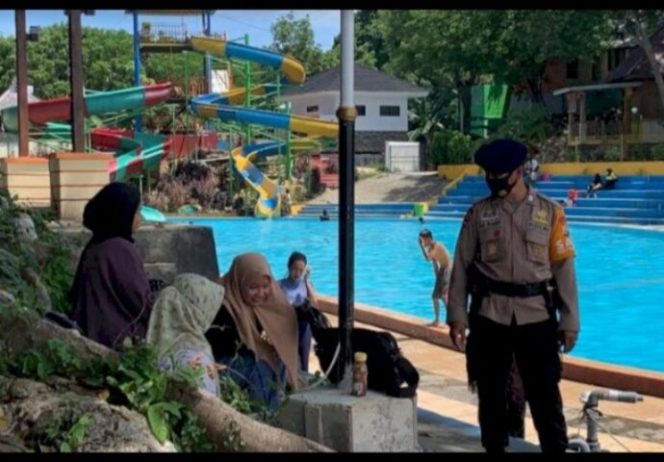 					Brimob Bone Pantau sejumlah tempat wisata. (Istimewa). 