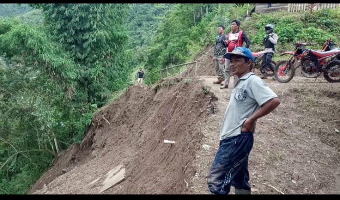 					Sejumlah Wilayah di Pinrang Alami Tanah Longsor. 