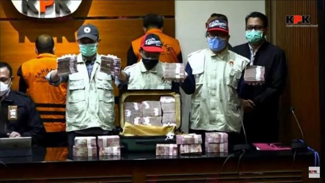 					Barang Bukti Hasil OTT (Operasi Tangkap Tangan) oleh KPK