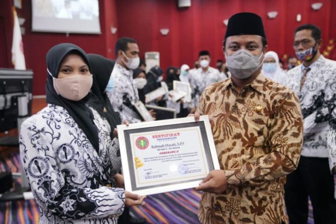 					Buka Konferprov PGRI Sulsel, Wagub Sarankan Buat Modul Mengajar offline Dimasa Pandemi