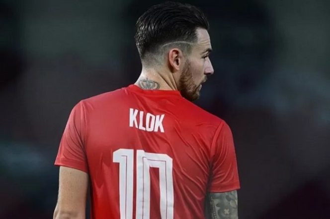 					Gelandang Persija Marc Klok mengenakan seragam bernomor punggung 10. (Persija Jakarta)
