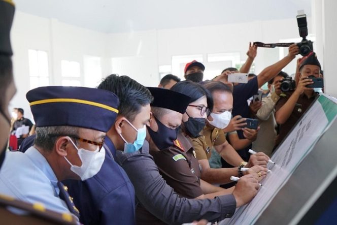 					Kajari Luwu Canangkan Zona Integritas WBBM, Bupati: Tidak Benar Tak Ada Sinergitas Forkopimda