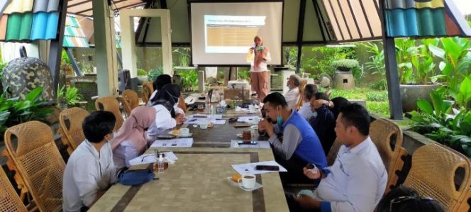 					Tingkatkan Mutu Program Siaran, LPPL Radio Rewako Fm Gelar Raker