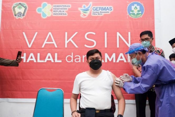 					Vaksinasi Tahap II, Bupati dan Wabup Gowa Divaksin