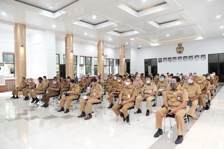 Bupati Gowa, Adnan Purichta saat melaksanakan Coffee Morning bersama para pimpinan SKPD dan camat, di Baruga Karaeng Galesong. (Foto: berita.news/Putri).