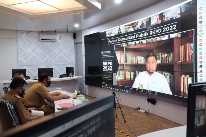 Forum Konsultasi Publik Rancangan Awal RKPD Kabupaten Gowa Tahun 2022 secara virtual di Peace Room A'Kio. (Foto: berita.news/Putri).