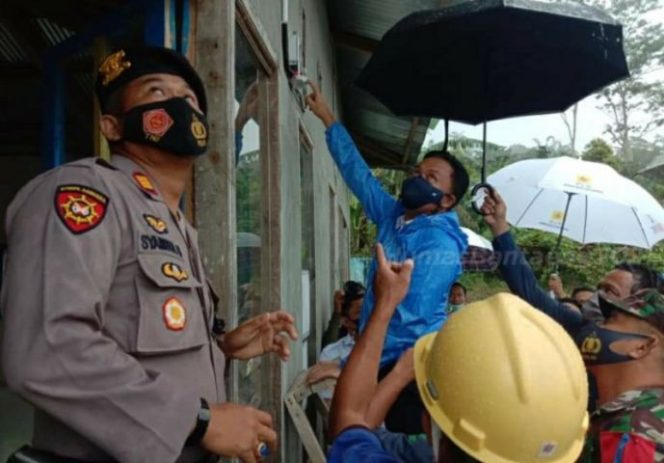 					Di Kepemimpinan Ilham Azikin, Dua Dusun di Bantaeng ini Akhirnya Teraliri Listrik