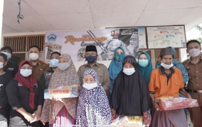 					Bantaeng Lindungi Lansia dengan Program Rantang Lansia