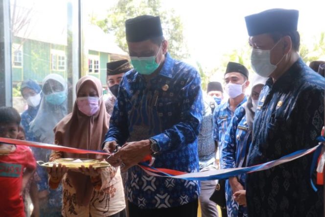 					Bupati Barru, Suardi Saleh saat meresmikan Masjid Al-Irsyad, di Kelurahan Takkalasi, Kecamatan Balusu, Kamis (25/03/2021) kemarin.