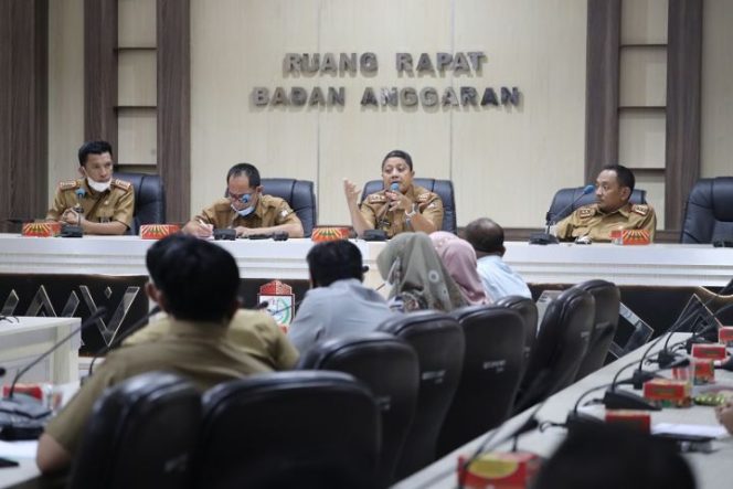 					Jelang Sosper, Sekretariat DPRD Makassar Gelar Rapat Bersama Staff Pendamping